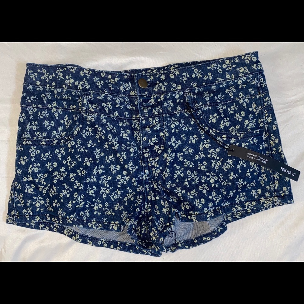 Forever 21 Shorts Denim BNWT size 27